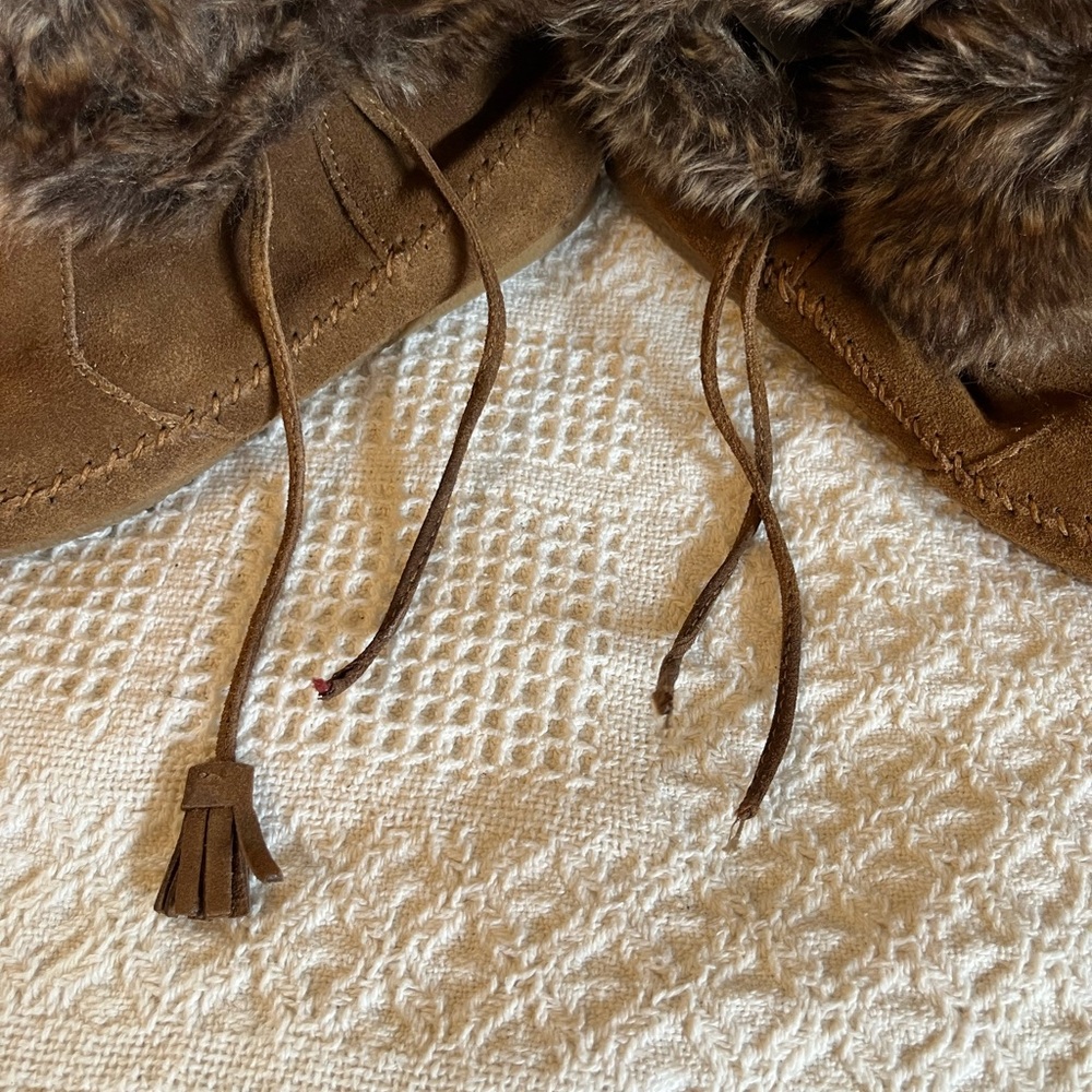 Minnetonka Brown Ankle Booties with Fur Trim women’s size 6.5 - Picture 4 of 5
